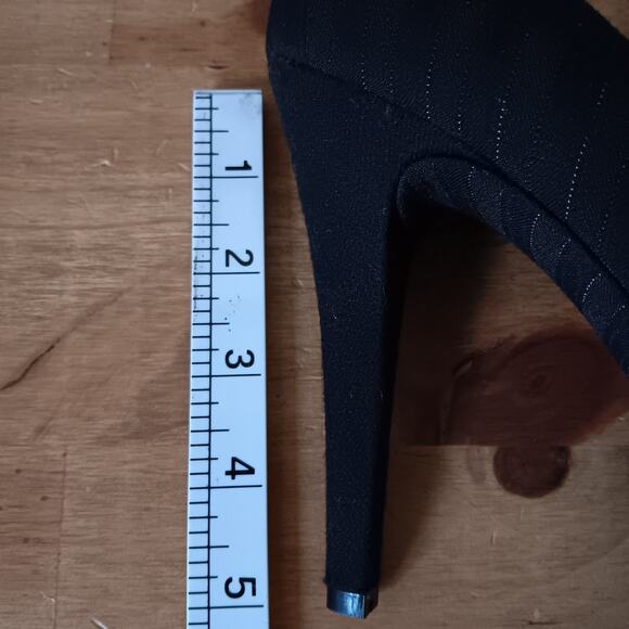 Gianni Bini Platform Pumps Black Round Toe Shoes With Flower & Gem Sz 7 - Picture 4 of 9